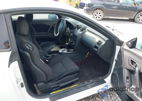 2008 Hyundai Tiburon Gs from USA, damaged, VIN KMHHM66D48U280817